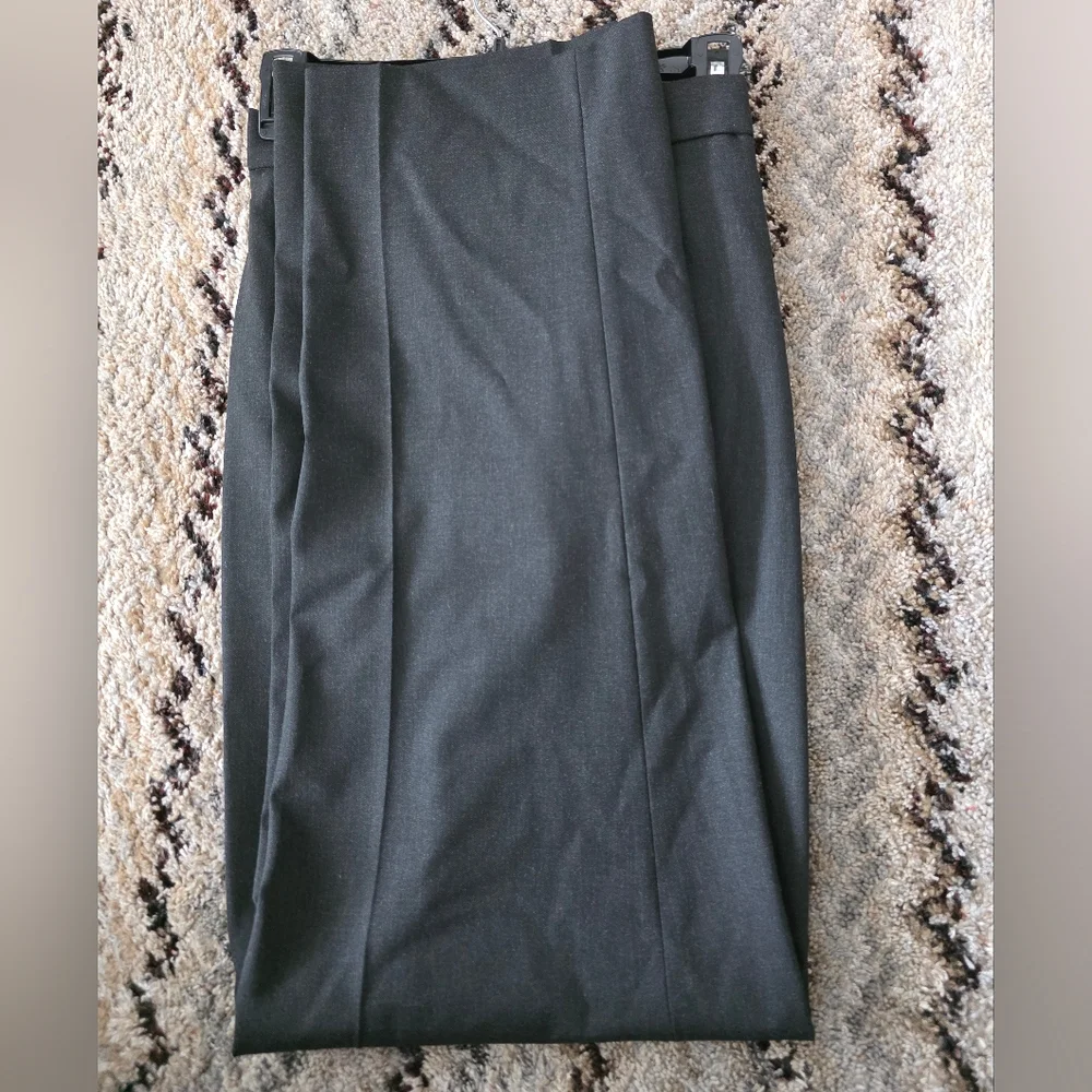 $95 Tommy Hilfiger Mens Pants 40Wx 32L Charcoal Modern Wrinkle Free NWT Career